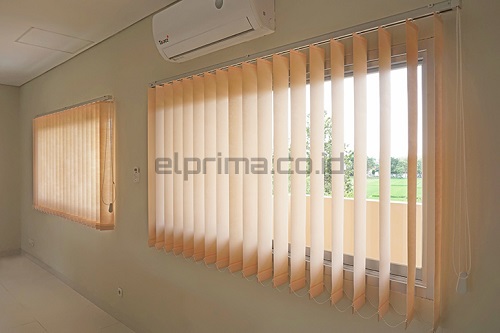 Vertical blind